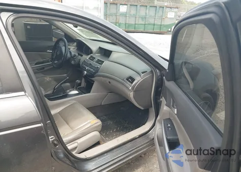 2008 Honda Accord 2.4 Ex-L z USA, uszkodzony, nr VIN 1HGCP26878A161101